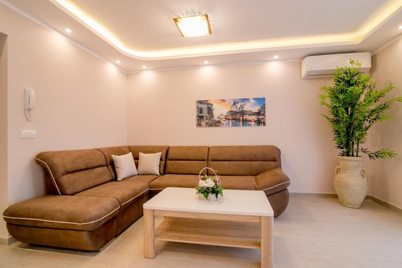 Apartmani Matej Котор Экстерьер фото